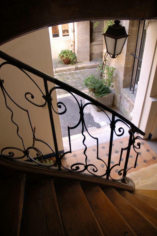 Ferienwohnung The Sleeping Lion Paris Exterior foto